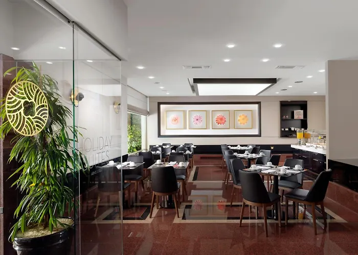 Hotels With Four Stars Holiday Suites